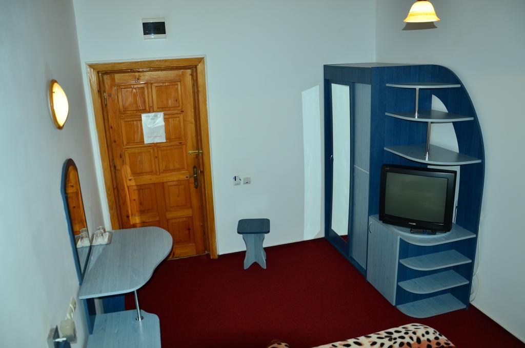 Pension Roni Busteni Room photo